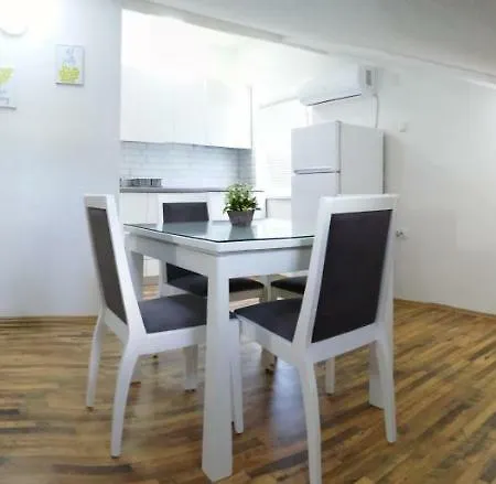 אוהריד Petroski Apartments מראה חיצוני תמונה