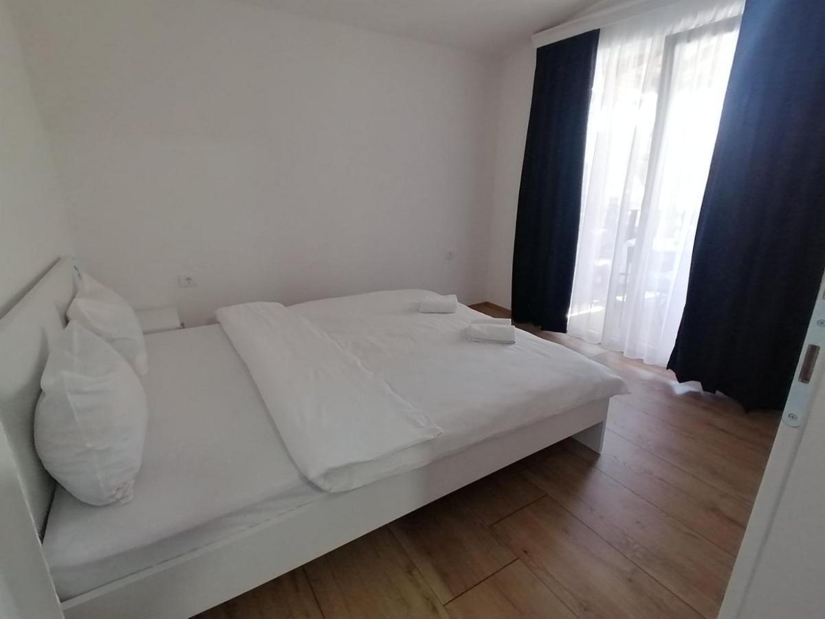 Petroski Apartment *